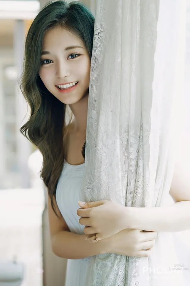周子瑜- 《TWICE》周子瑜17歲了！青春寫真美圖賞 5
