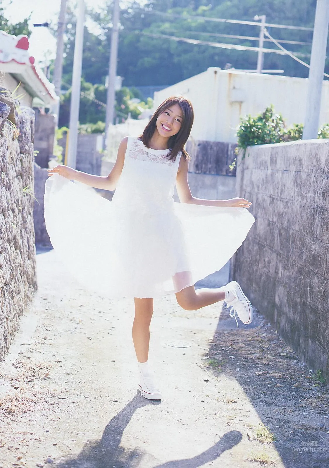 Maki Okazoe, Long-Legged Black-Haired Beauty Weather Girl photo 11