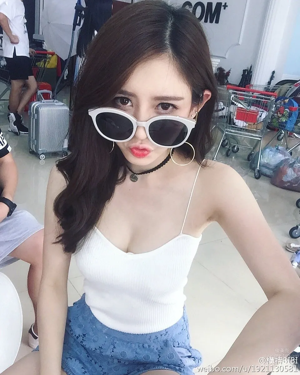 Huanghui BIBI - Internet Celebrity Goddess Super Beautiful Private Photos photo 4