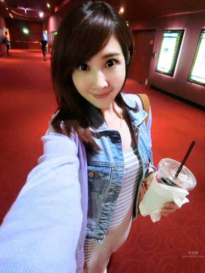 Huang Ruowei Vivi, Big-Eyed Elegant Female Anchor Private Shoot photo 15