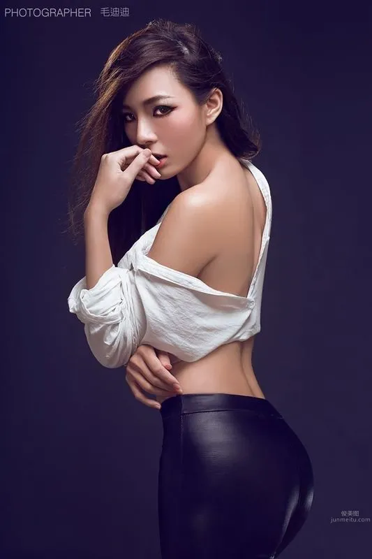 Lin Sijia: Revy photo 18