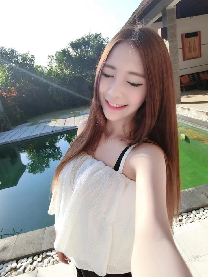 Chih Yu Chen - Striking Electric-Eyed Beauty with a Killer Figure photo 21