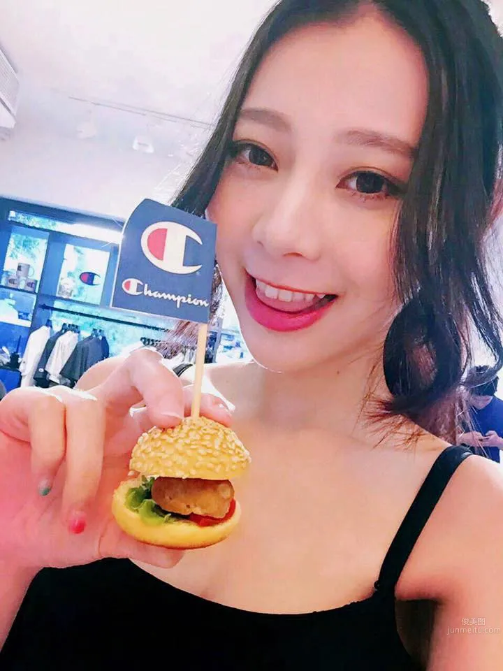 张香香- 网络女神美艳自拍照_4