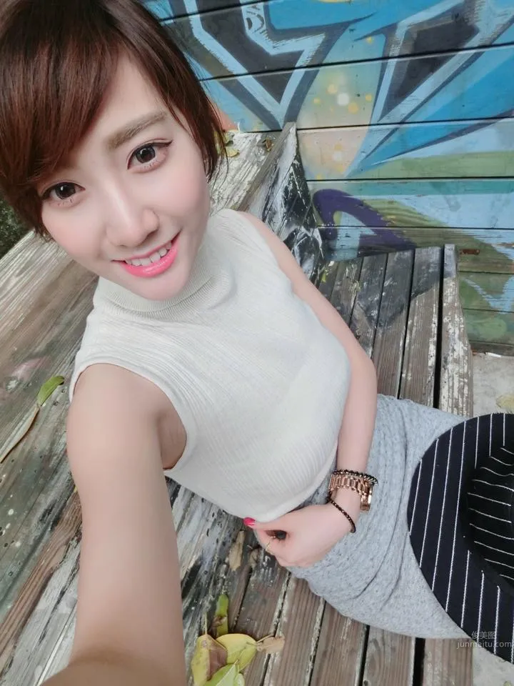 鄭詩璇- 超正實踐畢業季表特月曆美女 21