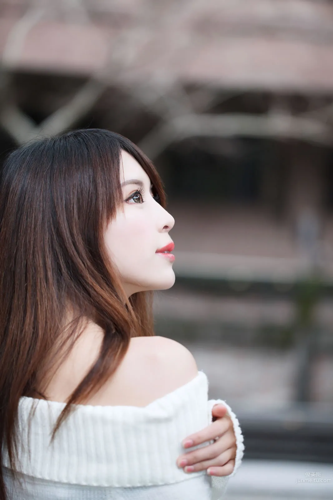 超跑女神大眼正妹張齊郡JULIE踏青外拍 39