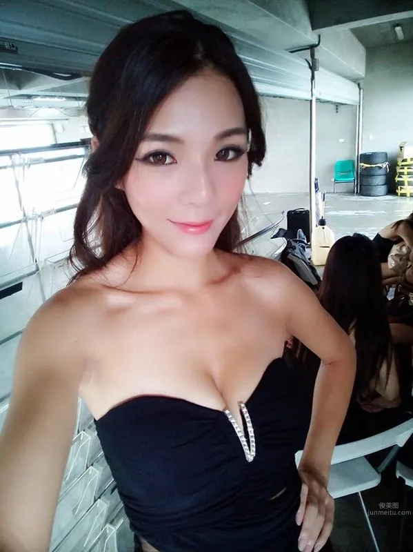 Lin Sijia: Revy photo 12