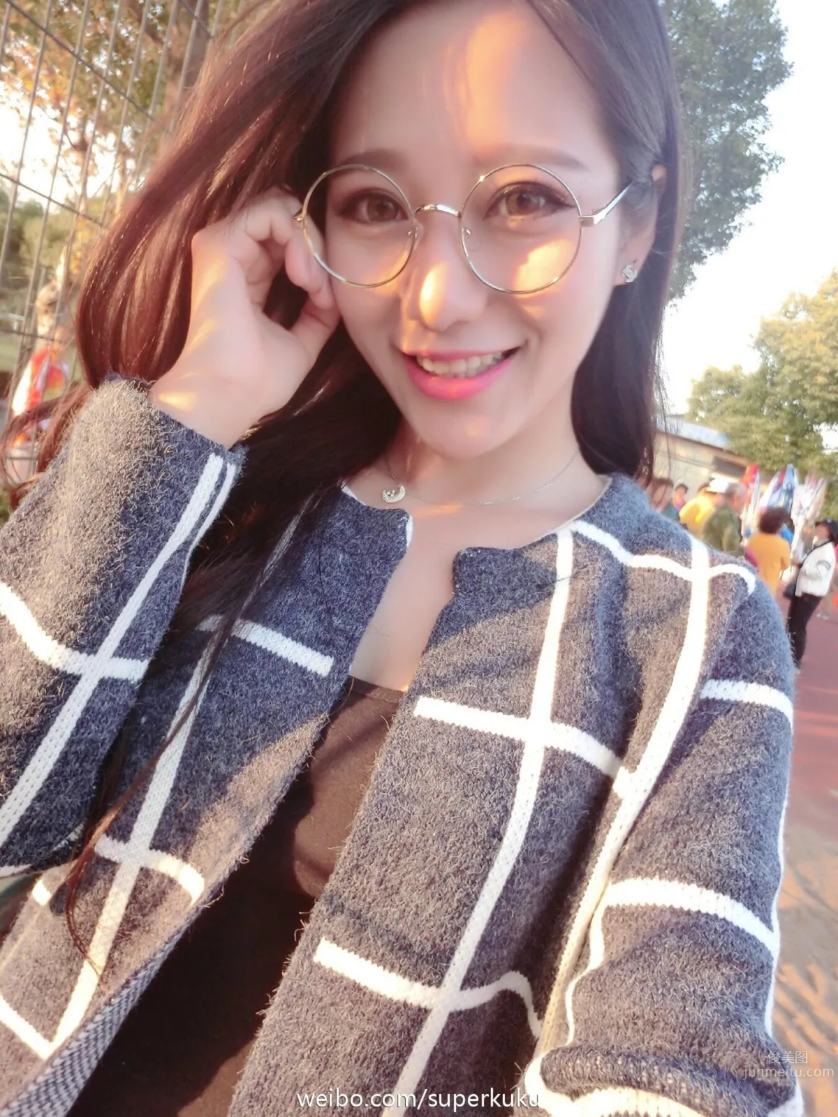 Hong Yu Kuku, A Sweet and Sunny Beauty photo 5