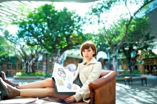 鄭詩璇- 超正實踐畢業季表特月曆美女 10