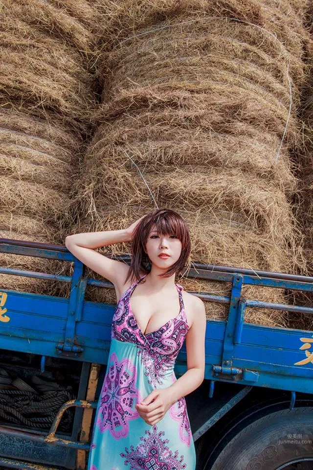 Sylvia小希- 短發美人戶外寫真 10