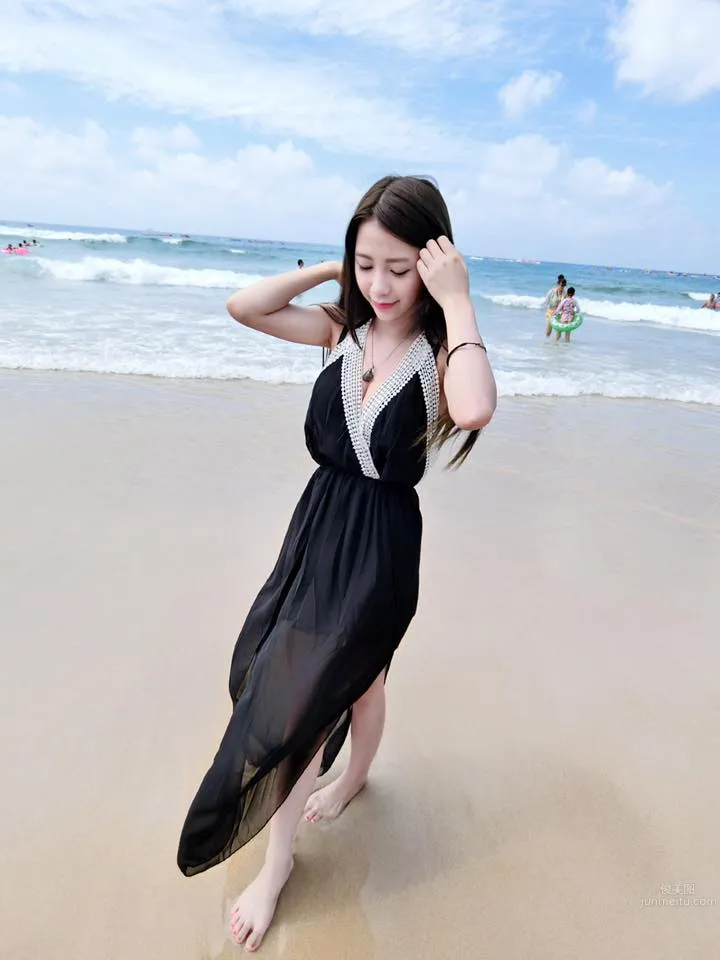Chih Yu Chen - Striking Electric-Eyed Beauty with a Killer Figure photo 7