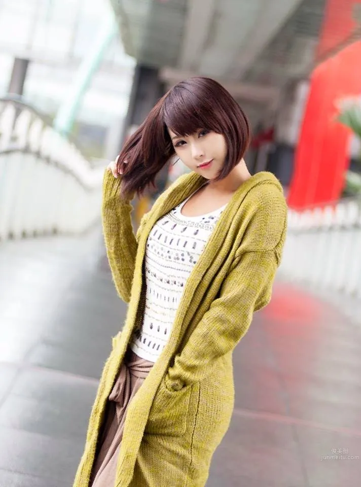 Sylvia小希- 短發美人戶外寫真 17
