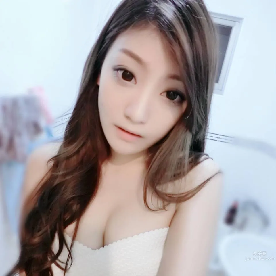 Mina Liu (Hua Hua) - The Super Charming 34C Sexy Bombshell photo 14