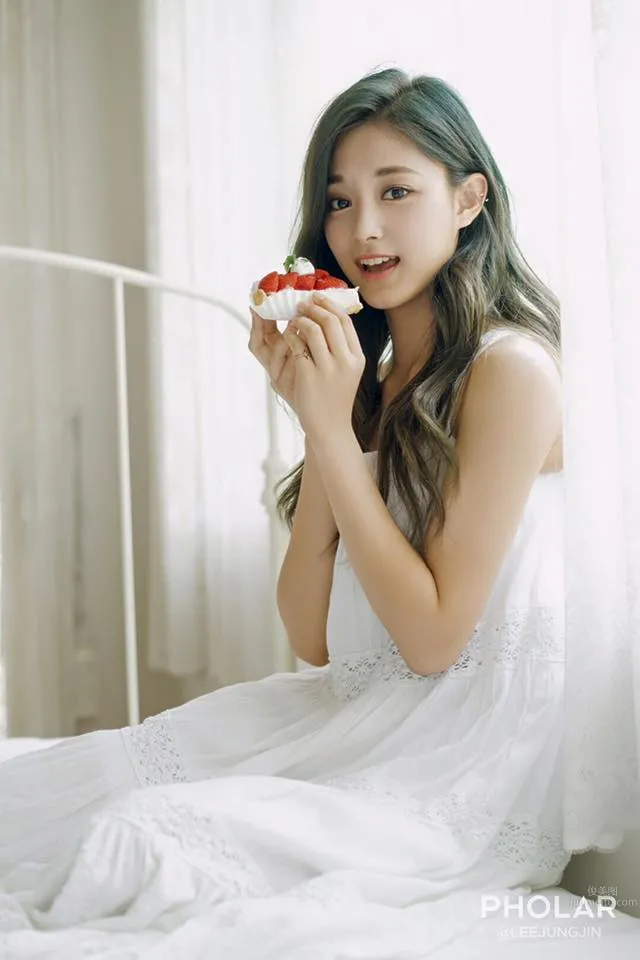 周子瑜- 《TWICE》周子瑜17歲了！青春寫真美圖賞 9