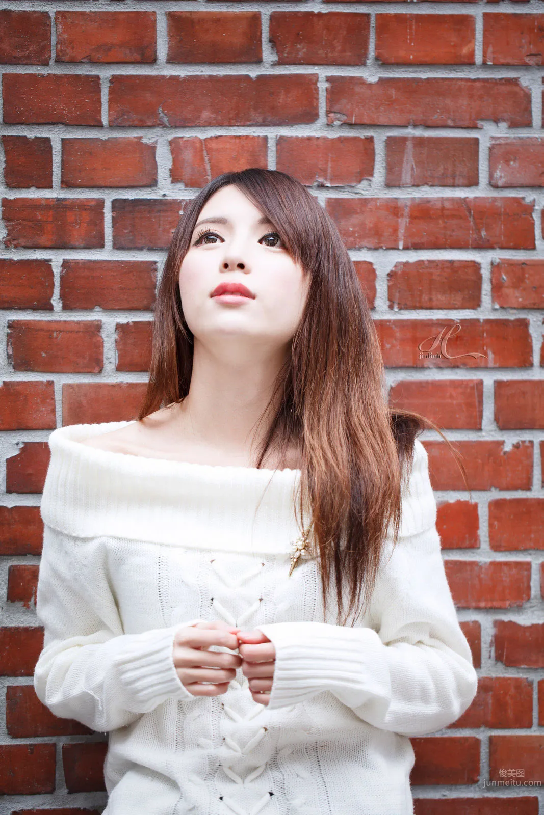超跑女神大眼正妹张齐郡JULIE踏青外拍_40