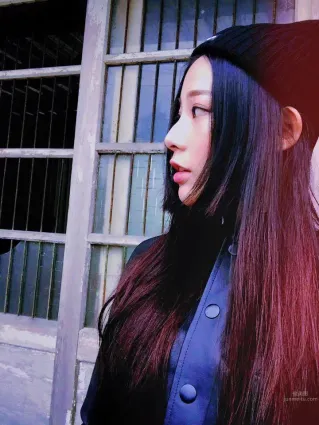 张香香- 网络女神美艳自拍照