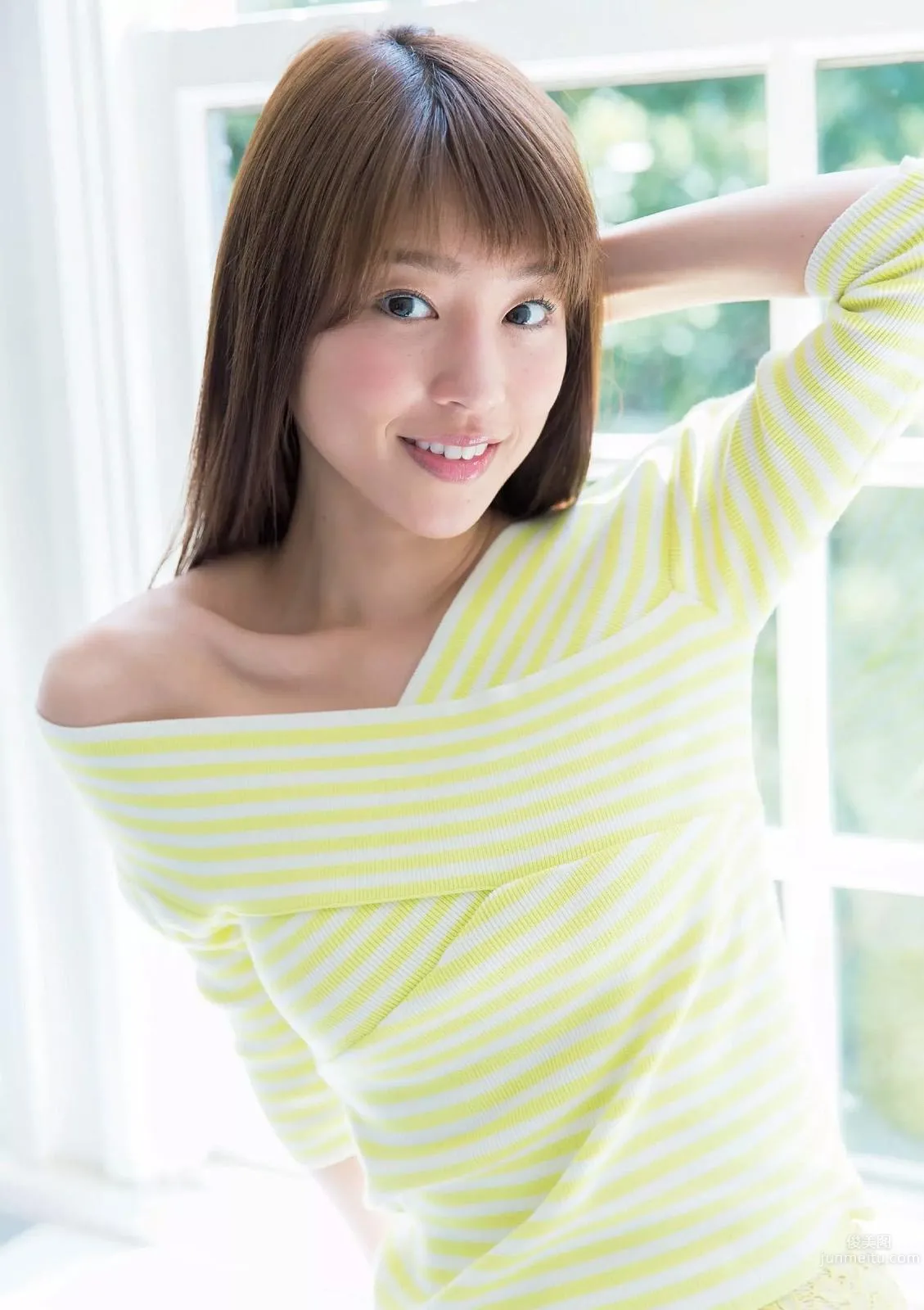 Maki Okazoe, Long-Legged Black-Haired Beauty Weather Girl photo 4