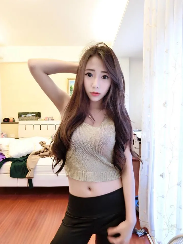 Chih Yu Chen - Striking Electric-Eyed Beauty with a Killer Figure photo 23