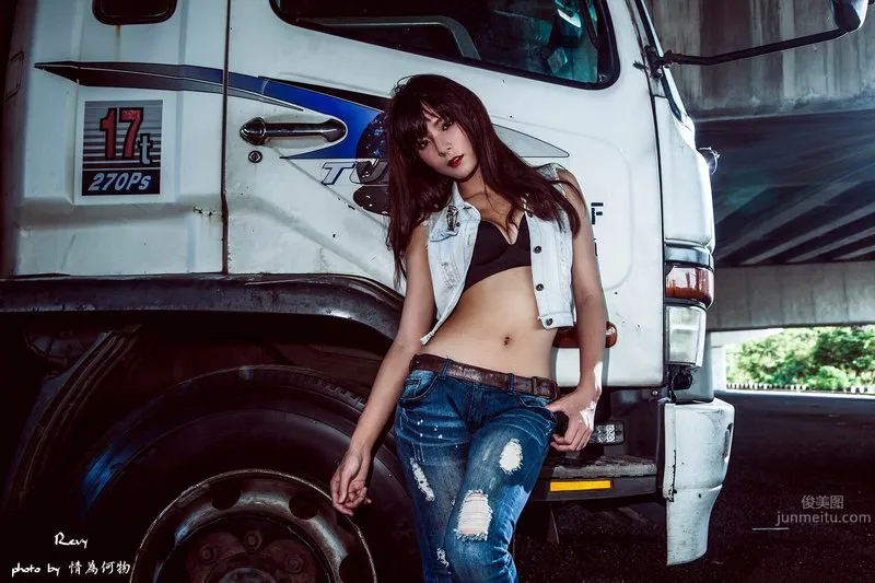 Lin Sijia: Revy photo 17