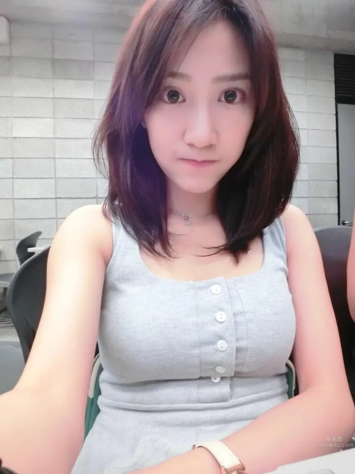鄭詩璇- 超正實踐畢業季表特月曆美女 13