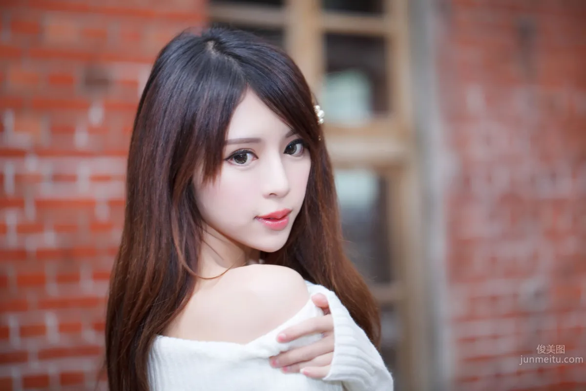 超跑女神大眼正妹张齐郡JULIE踏青外拍_39