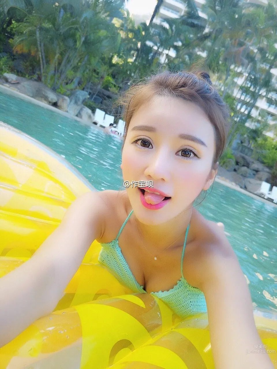 Jia Zhen - Big-Eyed Girl Fresh Bikini Beautiful Photos photo 11