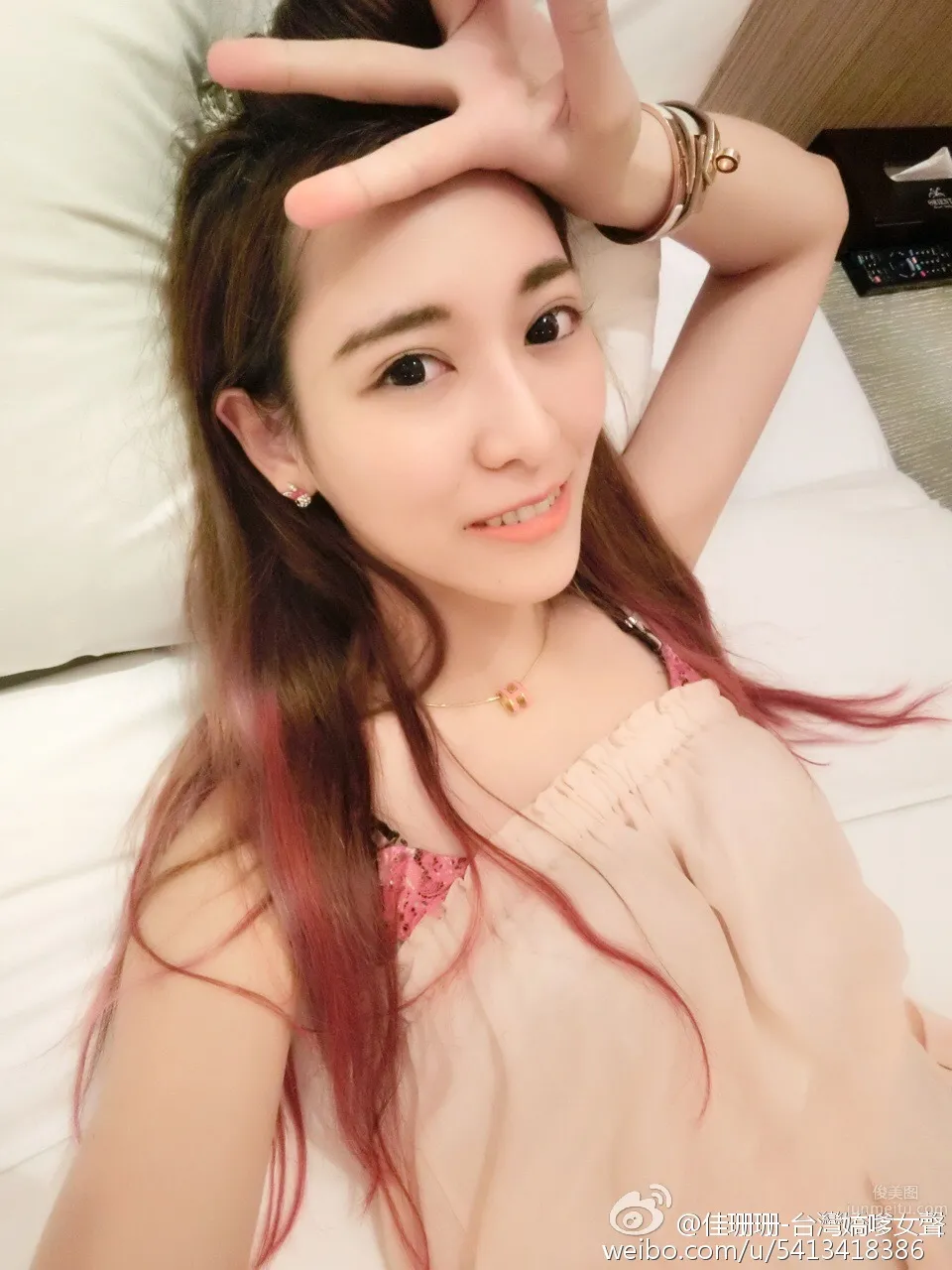 傲嬌甜心(佳珊珊)- 水汪汪的大眼正妹車模 4
