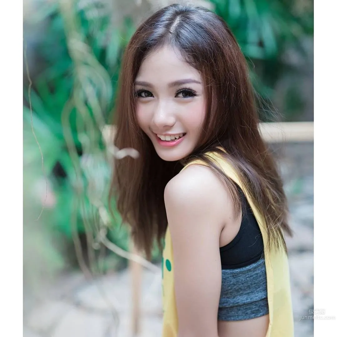 Namkhing Kanyapak - A Little Nurse with Great Looks and Figure photo 25