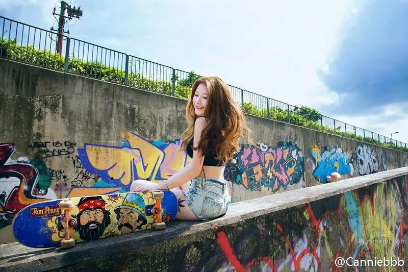 Vanessa Wong, Floral Bikini So Tempting photo 12