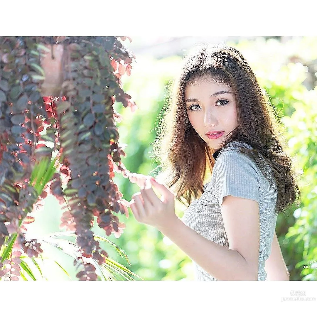 Namkhing Kanyapak - A Little Nurse with Great Looks and Figure photo 5