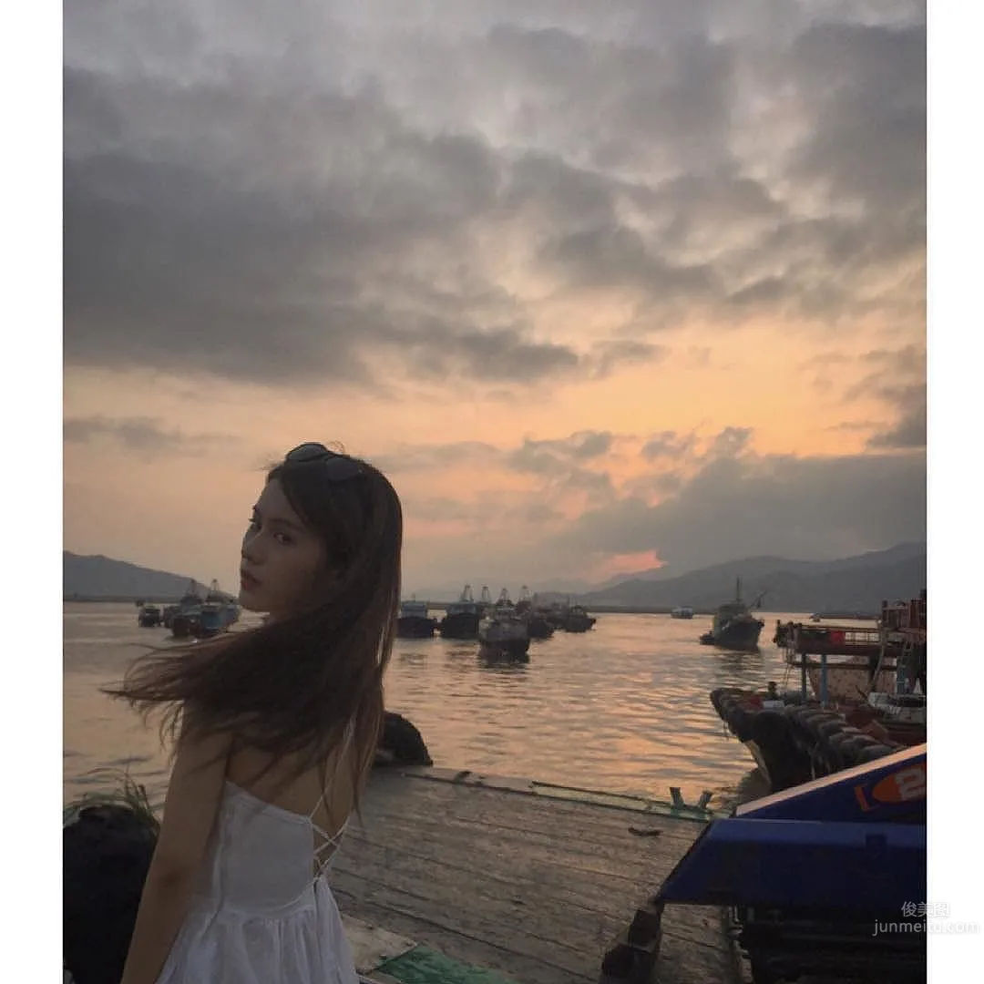 Larine Tang- 35F Class Massive Private Shoot Beautiful Photos photo 5