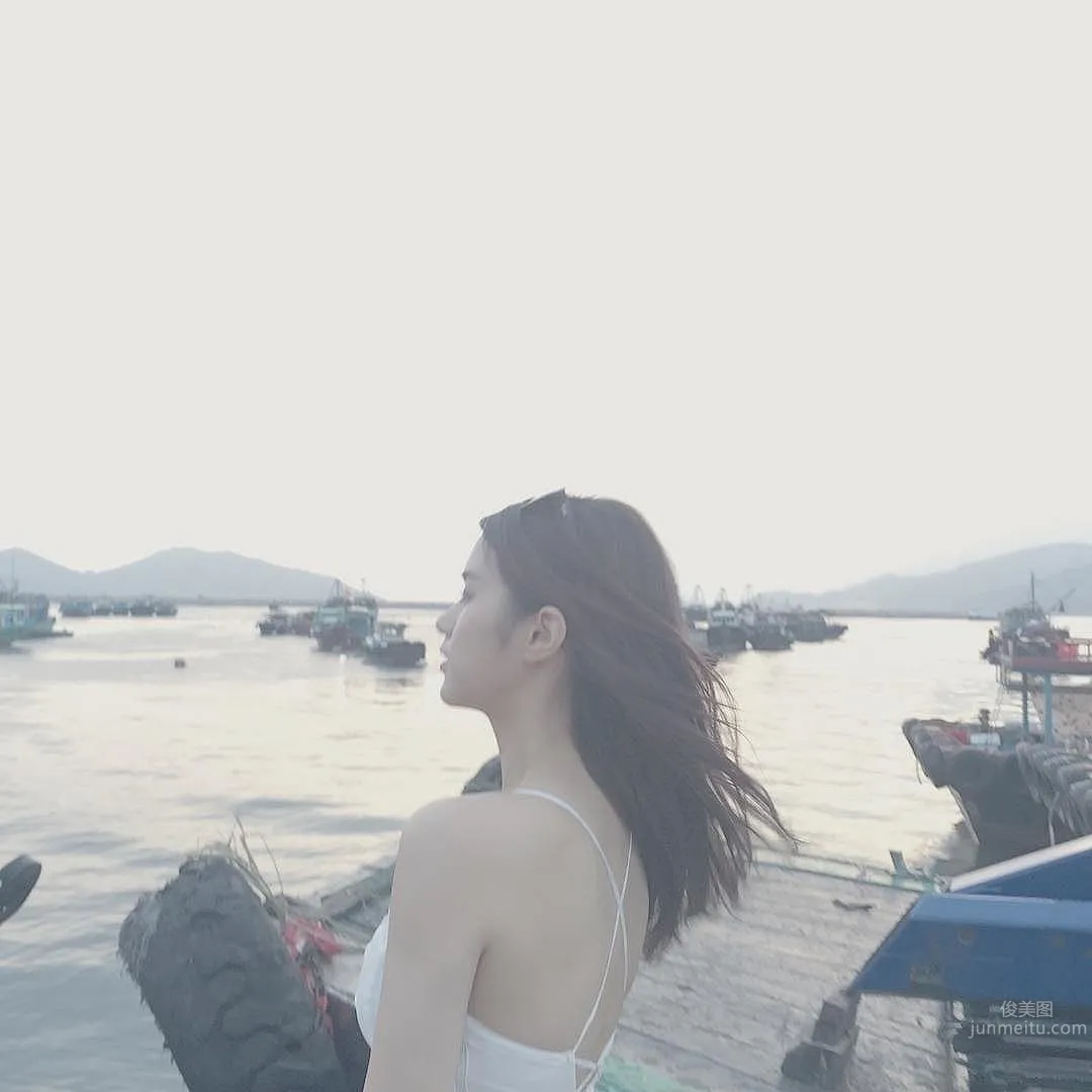 Larine Tang- 35F Class Massive Private Shoot Beautiful Photos photo 7