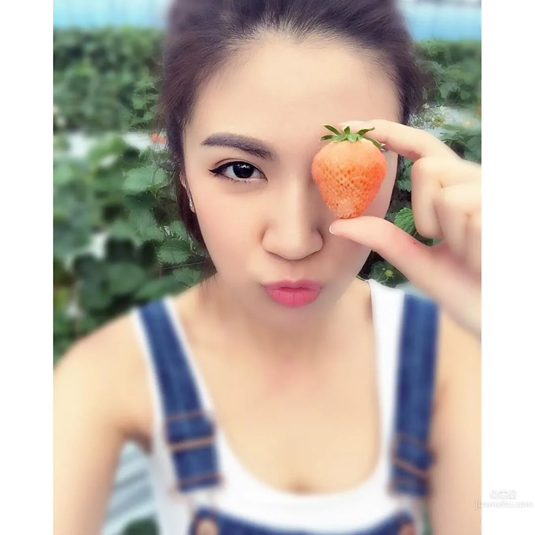 Yu Yisi Yoshi Yu - Fitness Model Shows Off Her Good Figure photo 15