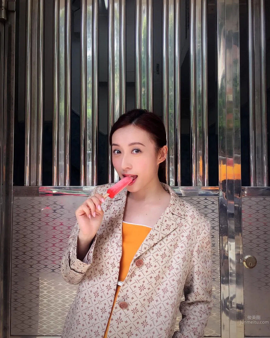 Katy Kung - Weibo Bikini Swimsuit Photos, Gorgeously Beautiful photo 9