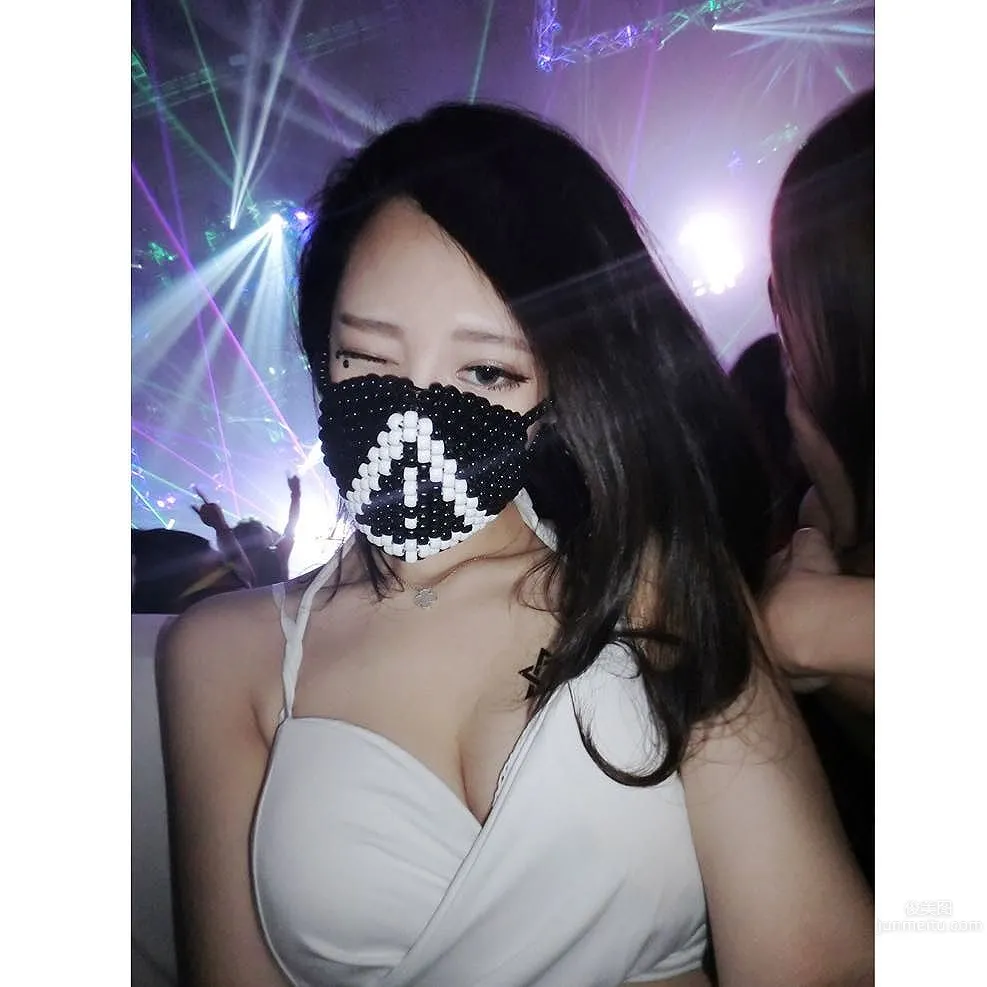 Dora Wang- 身形滿分的IG正妹 12
