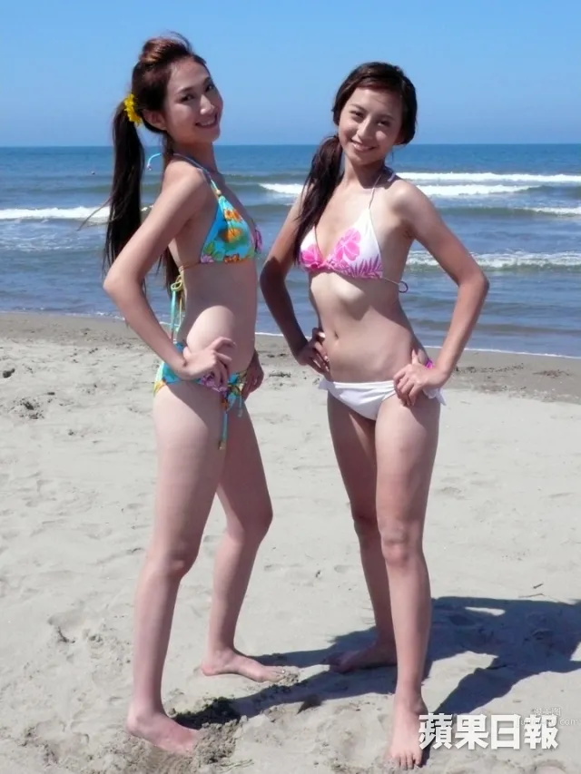 Katy Kung - Weibo Bikini Swimsuit Photos, Gorgeously Beautiful photo 16