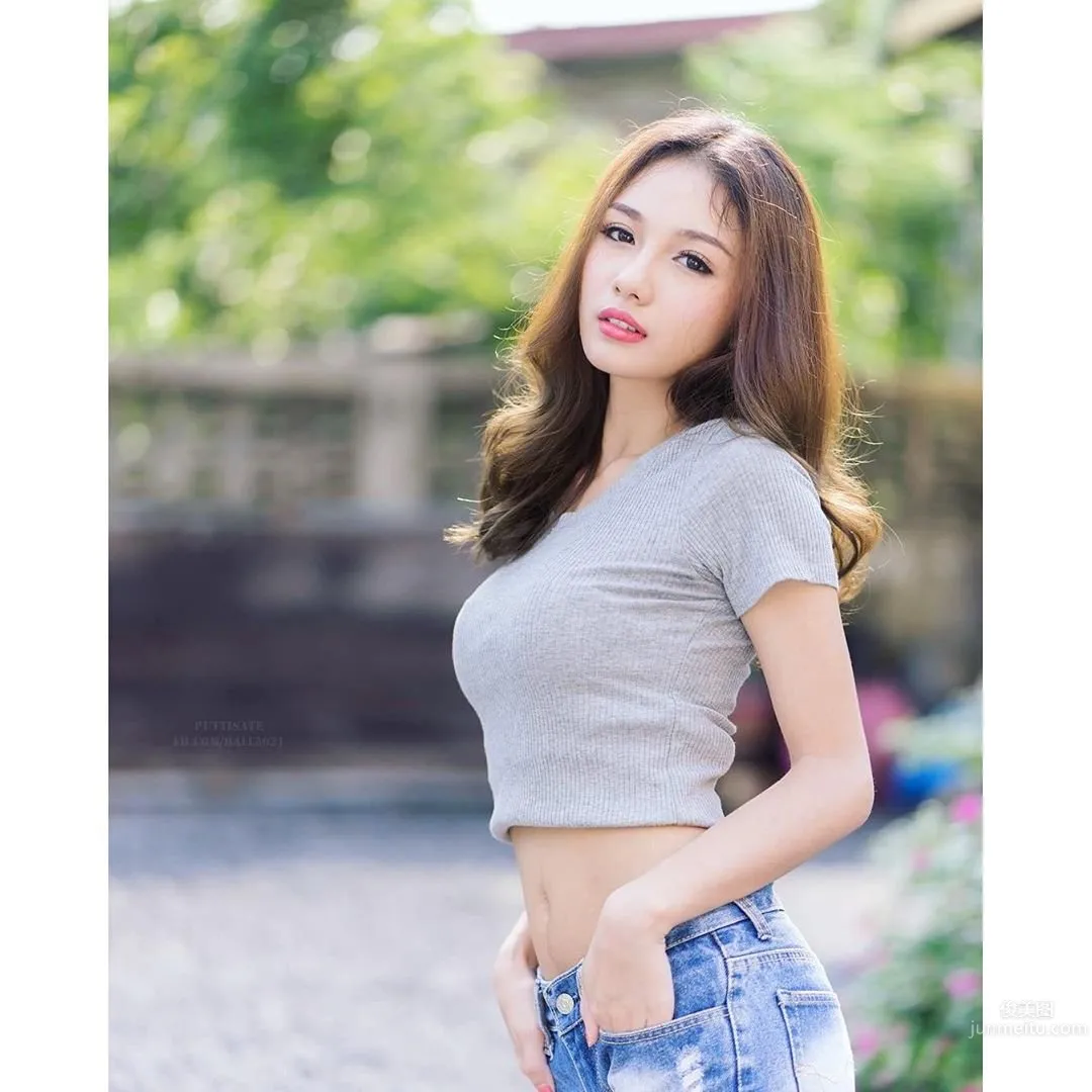 Namkhing Kanyapak - A Little Nurse with Great Looks and Figure photo 3