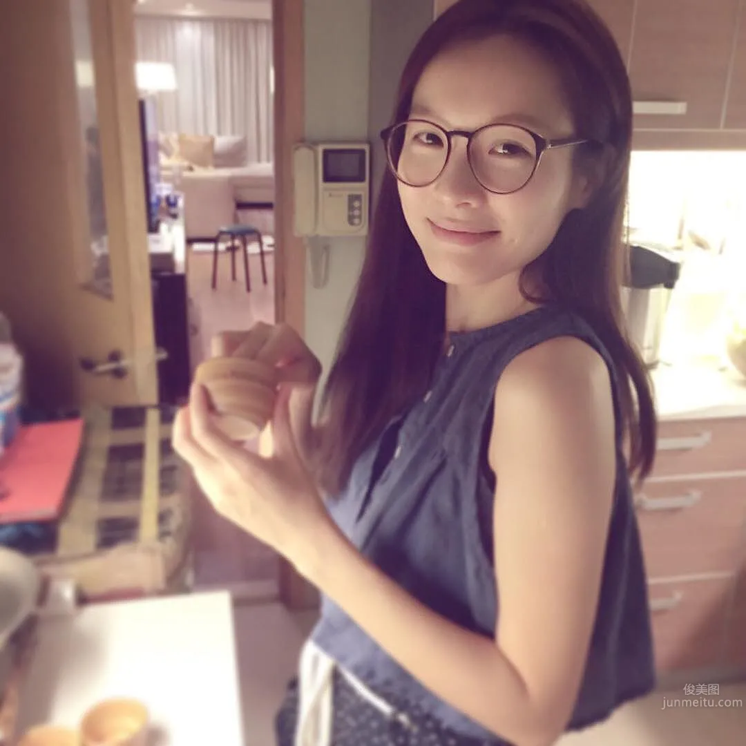 Ali Li Jiaxin - Hong Kong Elegant Actress Beautiful Pictures Collection photo 13