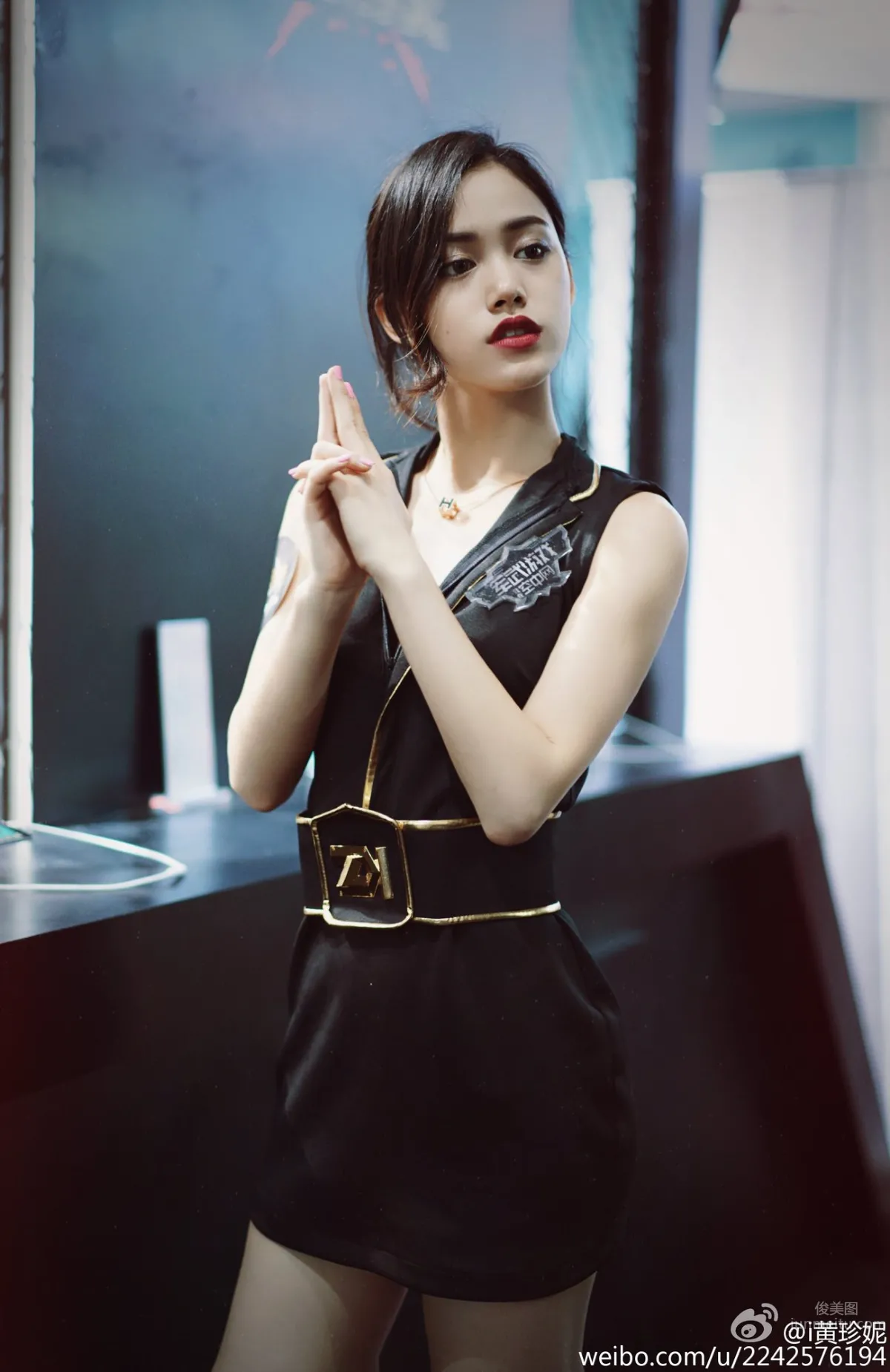 Huang Zhenni - Shanda Games SG Proud and Cold Beauty Photos photo 3