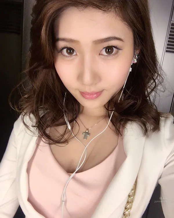Yurina Ogata, Japan's Rising Beautiful Legs Model photo 12