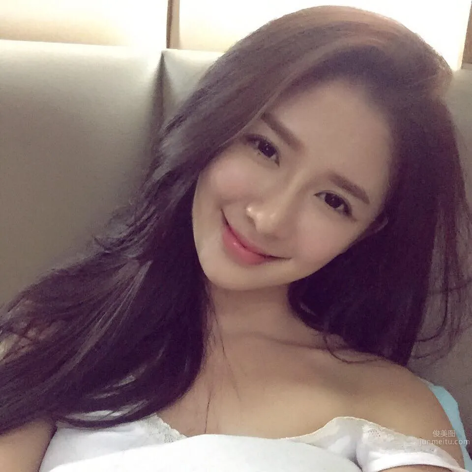 悠悠(Joeychua)- 大馬正妹化妝師有顔值也有胸～ 17