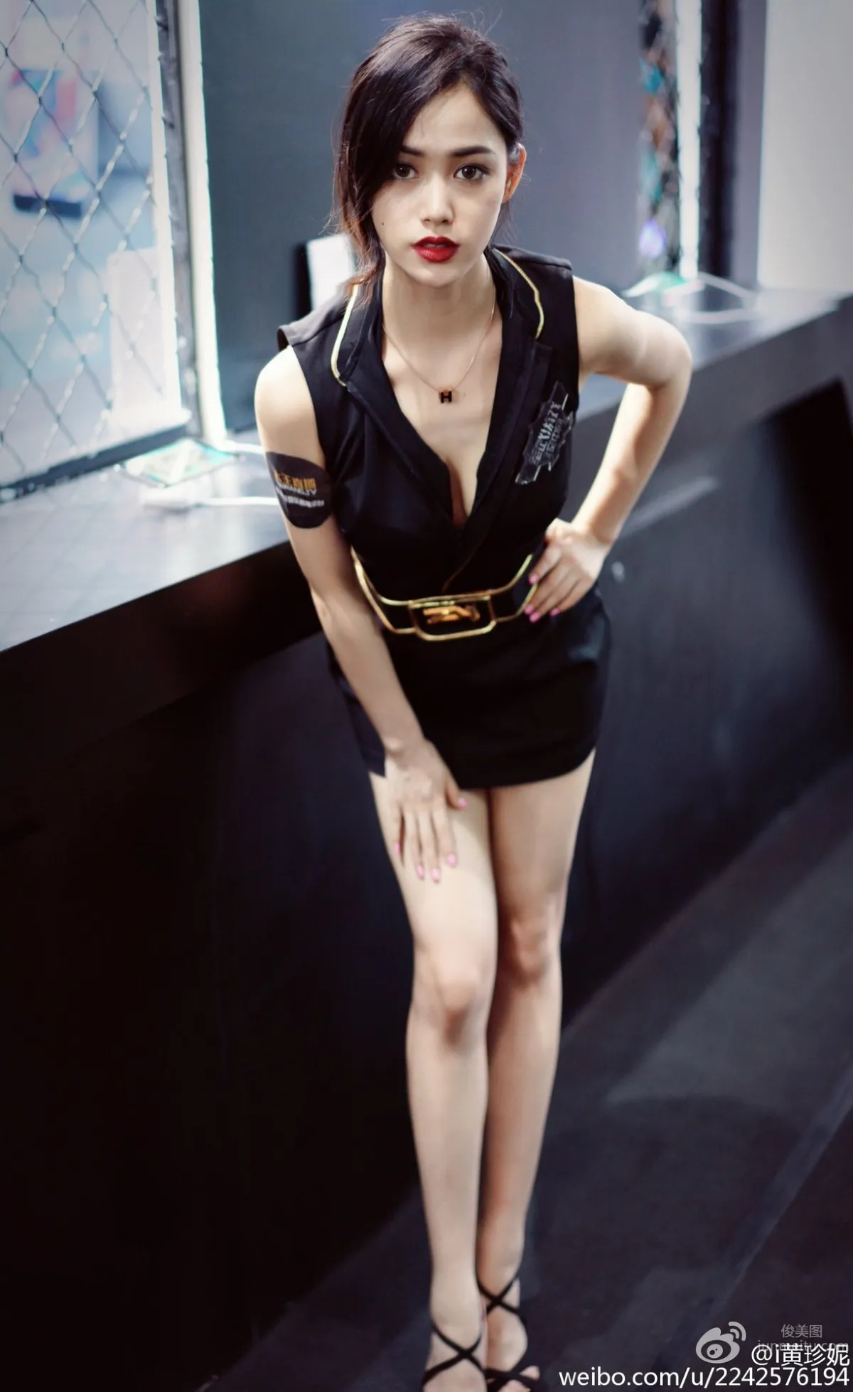 Huang Zhenni - Shanda Games SG Proud and Cold Beauty Photos photo 2