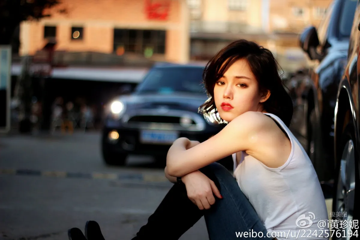 Huang Zhenni - Shanda Games SG Proud and Cold Beauty Photos photo 22