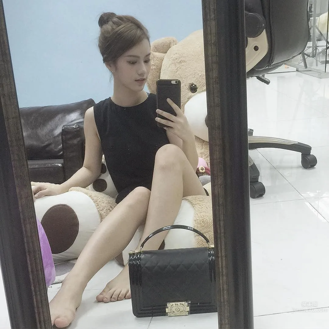 Larine Tang- 35F Class Massive Private Shoot Beautiful Photos photo 31