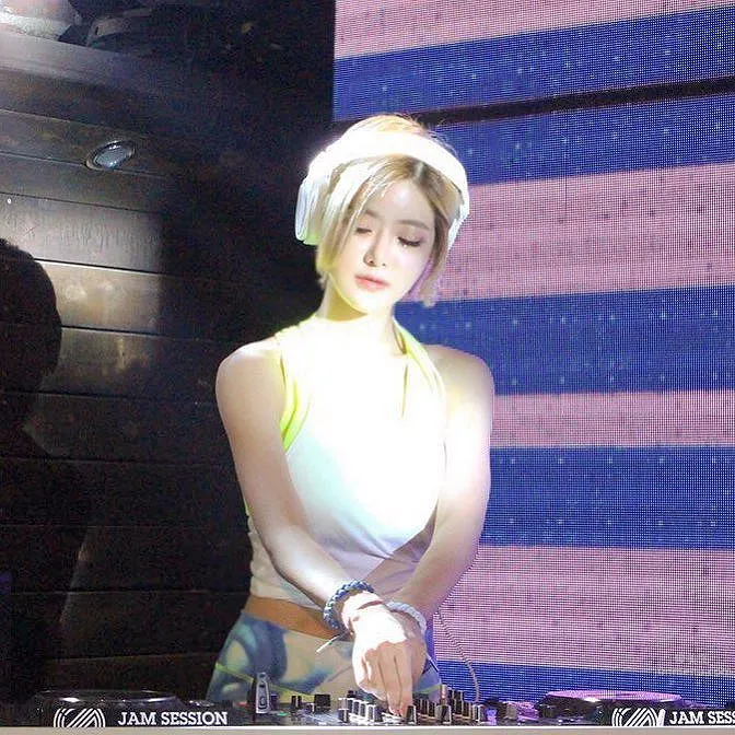 DJ Soda(黃素熙)- 韓國無人不曉的美人DJ 13