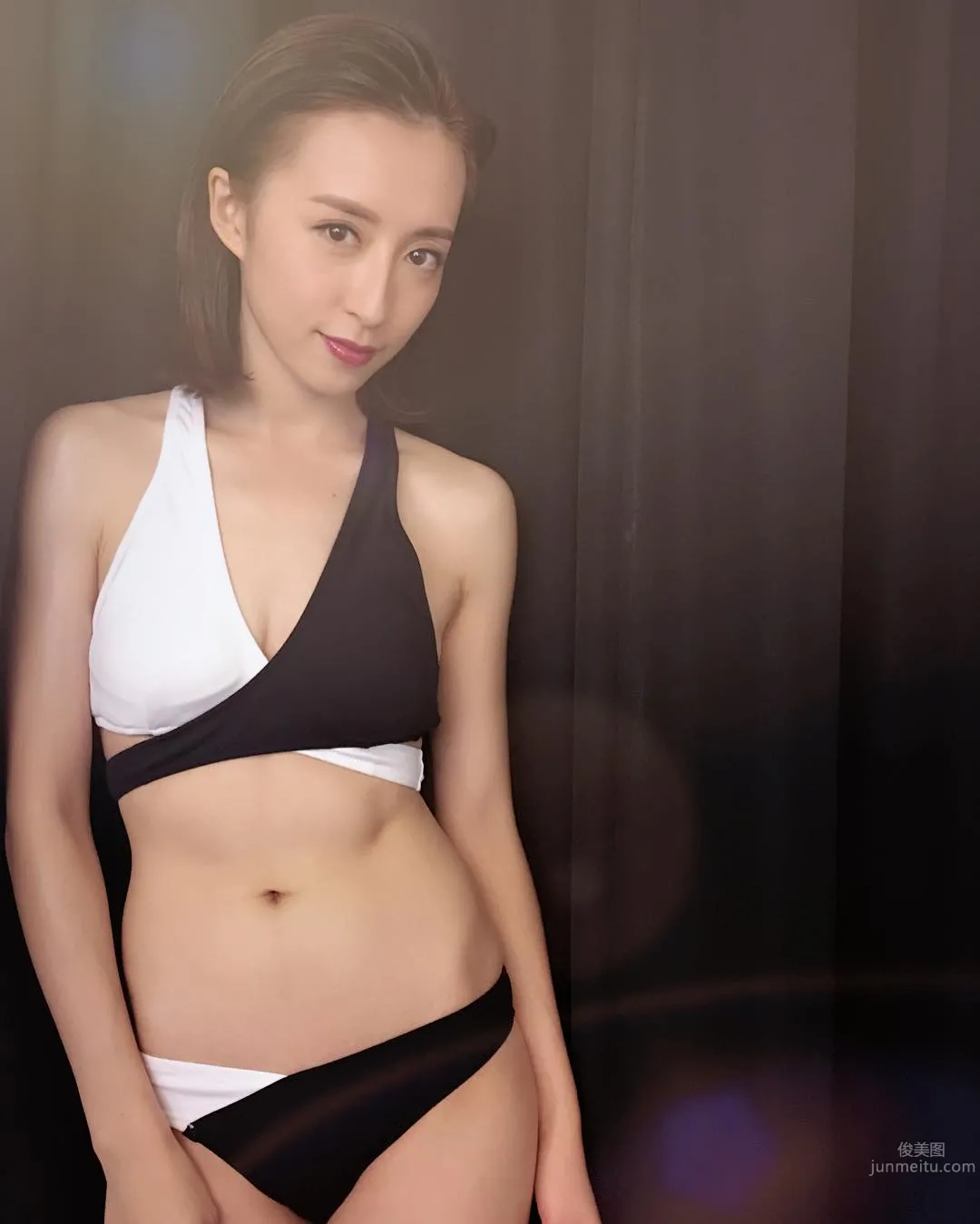 Katy Kung - Weibo Bikini Swimsuit Photos, Gorgeously Beautiful photo 6