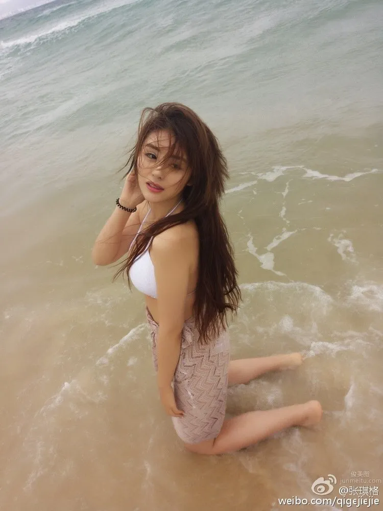 鬥魚主播張琪格～超完美比基尼福利美圖 11