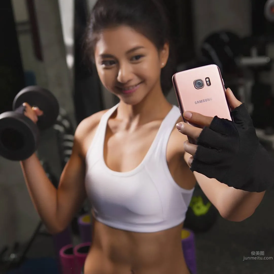 林梵耘- 極品小麥色美女Naomi 12