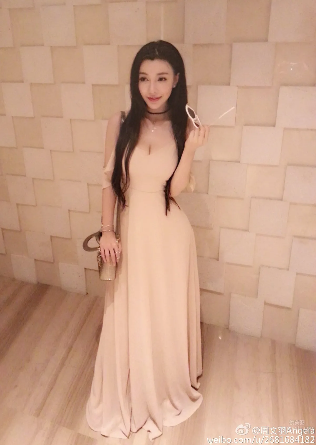 周文羽Angela- 童顔美女好身材私房美圖 4