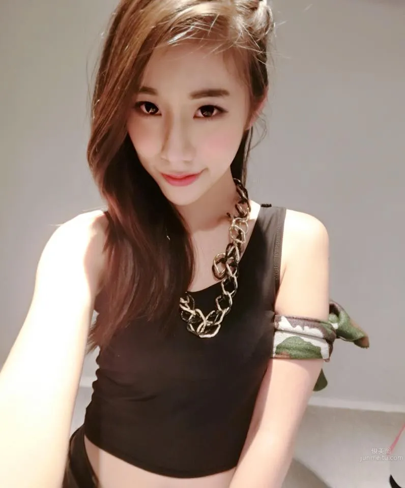Amber Lin - Super Slim Sexy Dancer photo 15