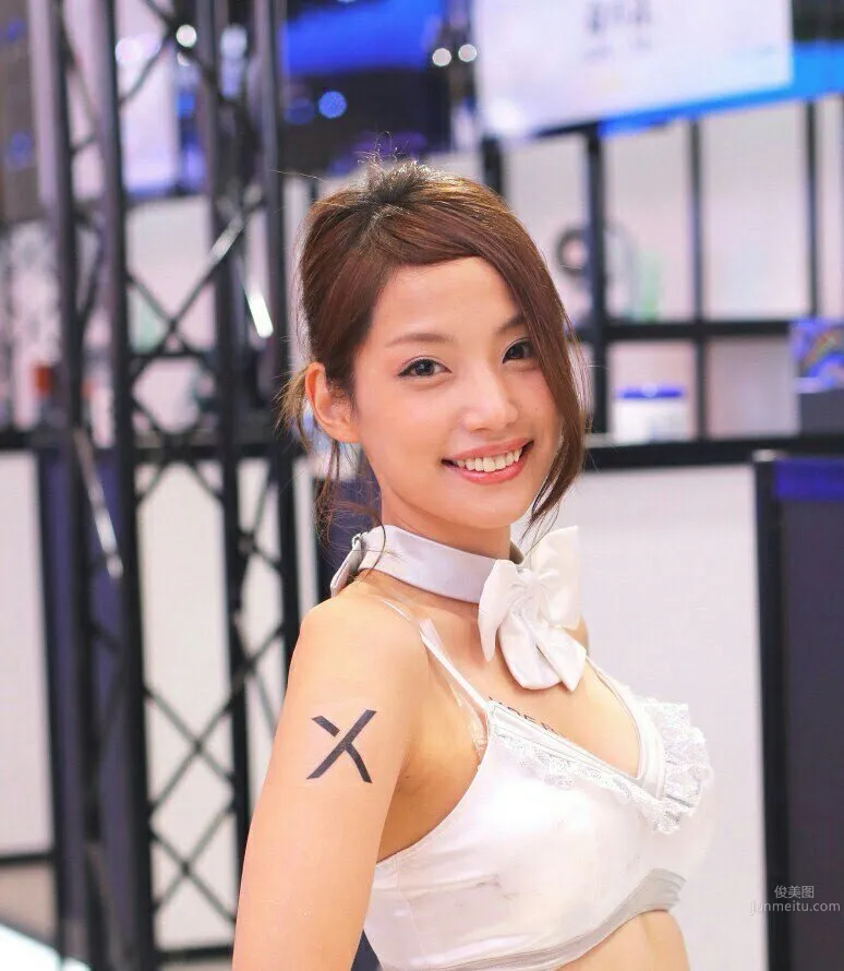 蒼憐奈- 美豔賽車女郎美圖 3